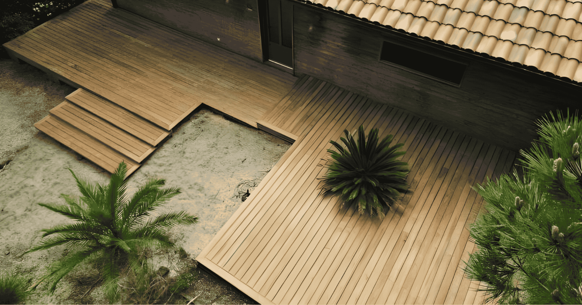 Terrasse en bois avec platelage et passerelles autour d’une maison, Hossegor