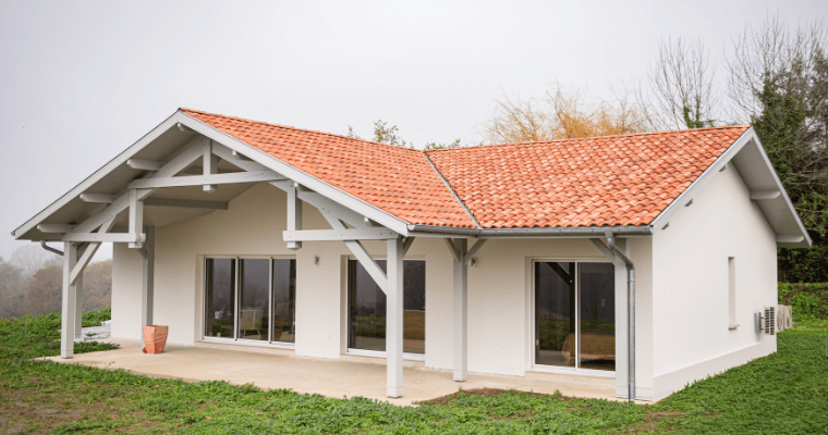 maison avec couverture de toiture finie à hossegor